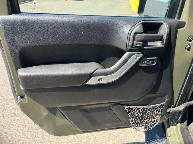 2015 Jeep Wrangler Unlimited 4WD 4dr Sahara