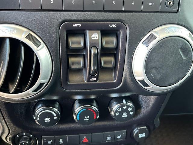 2015 Jeep Wrangler Unlimited 4WD 4dr Sahara