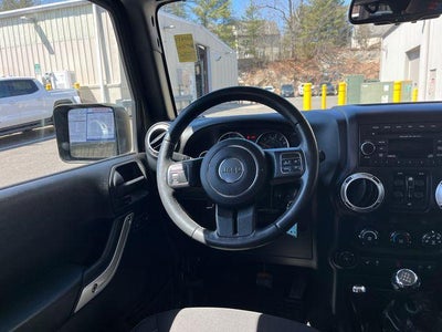 2015 Jeep Wrangler Unlimited 4WD 4dr Sahara