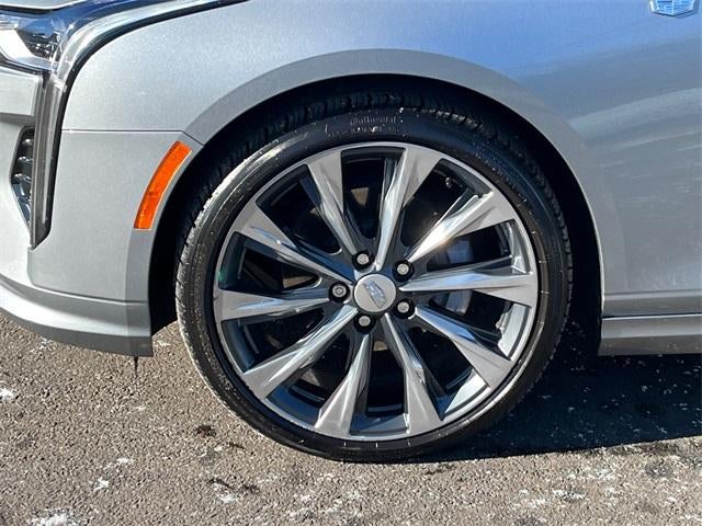 2024 Cadillac CT4 4dr Sdn Luxury