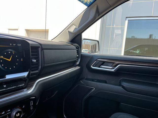 2023 Chevrolet Silverado 1500 Crew Cab Short Box 4-Wheel Drive LT 2FL