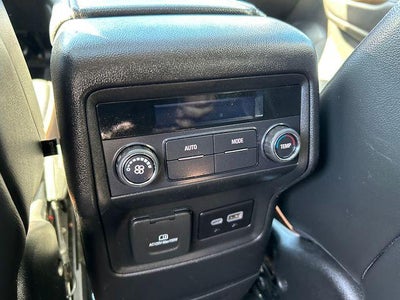 2023 GMC Acadia AWD AT4