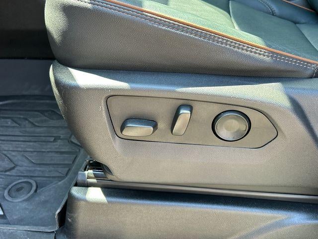 2025 GMC Yukon XL 4WD 4dr AT4
