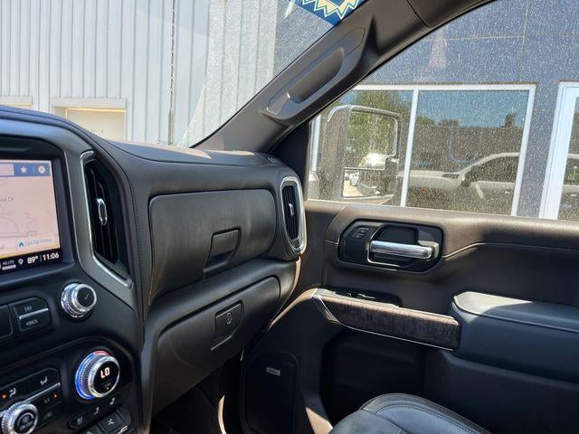 2022 GMC Sierra 3500HD Crew Cab Standard Box 4-Wheel Drive Denali