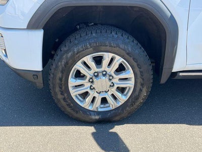 2022 GMC Sierra 3500HD Crew Cab Standard Box 4-Wheel Drive Denali