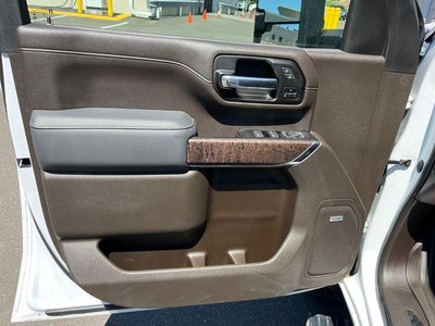 2022 GMC Sierra 3500HD Crew Cab Standard Box 4-Wheel Drive Denali