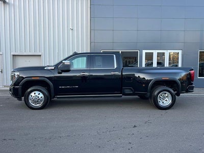 2024 GMC Sierra 3500HD Crew Cab Long Box 4-Wheel Drive Denali