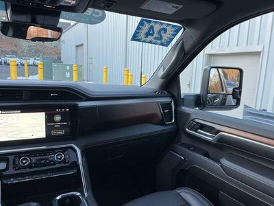 2024 GMC Sierra 3500HD Crew Cab Long Box 4-Wheel Drive Denali