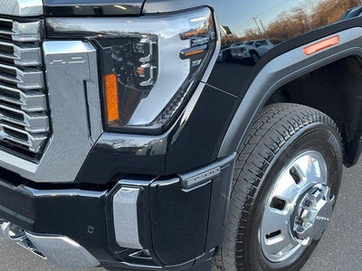 2024 GMC Sierra 3500HD Crew Cab Long Box 4-Wheel Drive Denali