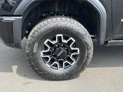 2025 GMC Sierra 2500 HD Crew Cab Standard Box 4-Wheel Drive AT4X