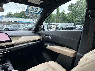 2024 Cadillac XT4 AWD 4dr Luxury