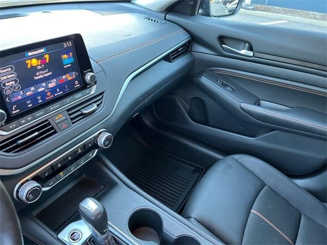 2022 Nissan Altima 2.0 SR Sedan