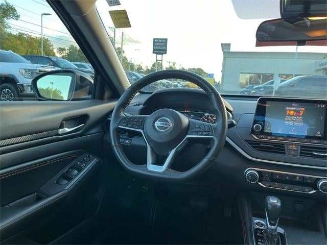 2022 Nissan Altima 2.0 SR Sedan