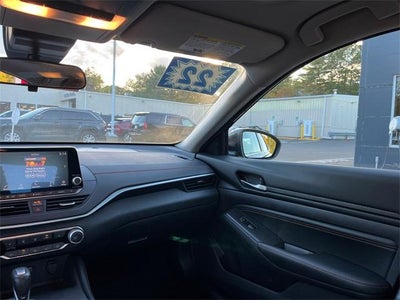 2022 Nissan Altima 2.0 SR Sedan