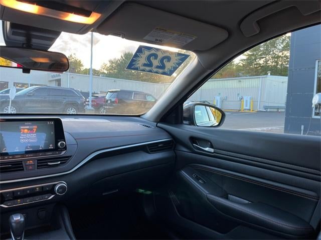 2022 Nissan Altima 2.0 SR Sedan