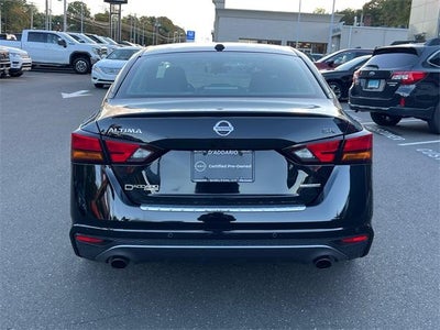 2022 Nissan Altima 2.0 SR Sedan