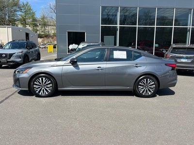 2024 Nissan Altima 2.5 SV Sedan