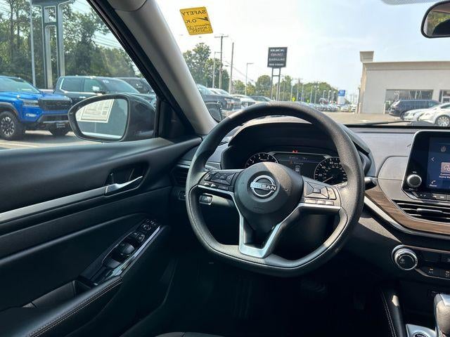 2023 Nissan Altima 2.5 SV AWD Sedan