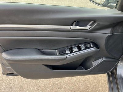 2023 Nissan Altima 2.5 SV AWD Sedan