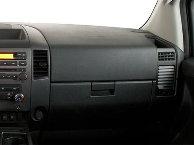 2010 Nissan Titan 4WD Crew Cab Short Bed XE