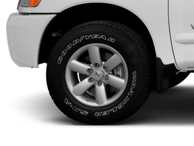 2010 Nissan Titan 4WD Crew Cab Short Bed XE