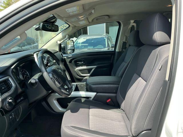 2021 Nissan Titan 4x4 Crew Cab SV