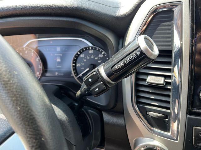 2021 Nissan Titan 4x4 Crew Cab SV