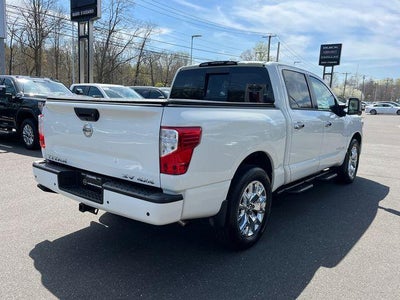 2021 Nissan Titan 4x4 Crew Cab SV