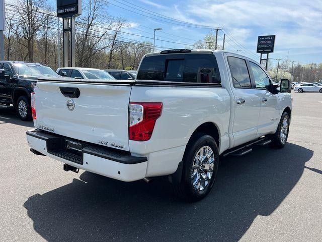 2021 Nissan Titan 4x4 Crew Cab SV