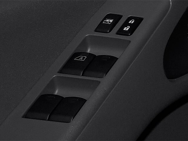 2013 Nissan Frontier 4WD Crew Cab SWB Auto SV