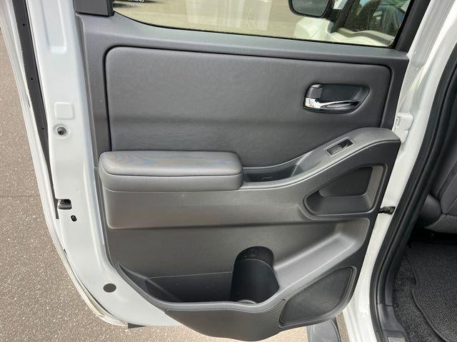 2023 Nissan Frontier Crew Cab 4x4 SV Auto