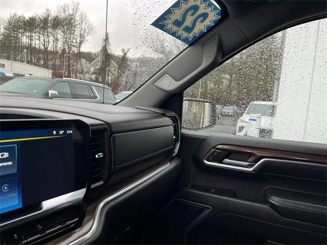 2022 Chevrolet Silverado 1500 Crew Cab Short Box 4-Wheel Drive RST