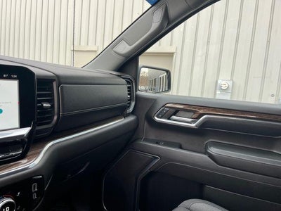 2024 GMC Sierra 1500 Crew Cab Short Box 4-Wheel Drive Elevation 3VL