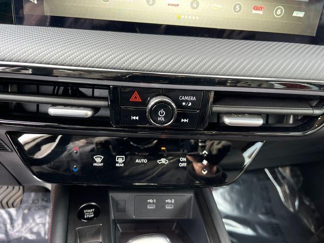 2025 Nissan Kicks SR FWD