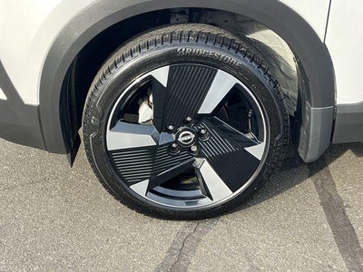 2025 Nissan Kicks SR FWD