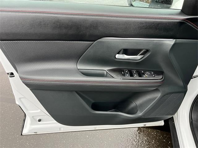 2025 Nissan Kicks SR FWD