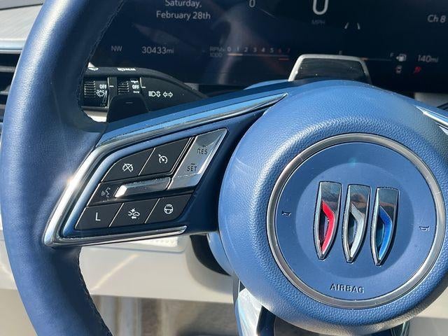 2025 Buick Enclave 4dr Avenir