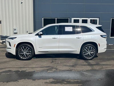 2025 Buick Enclave 4dr Avenir