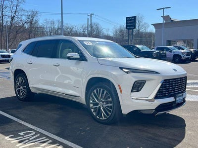 2025 Buick Enclave 4dr Avenir