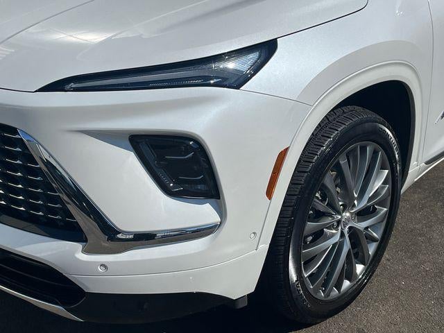 2025 Buick Enclave 4dr Avenir