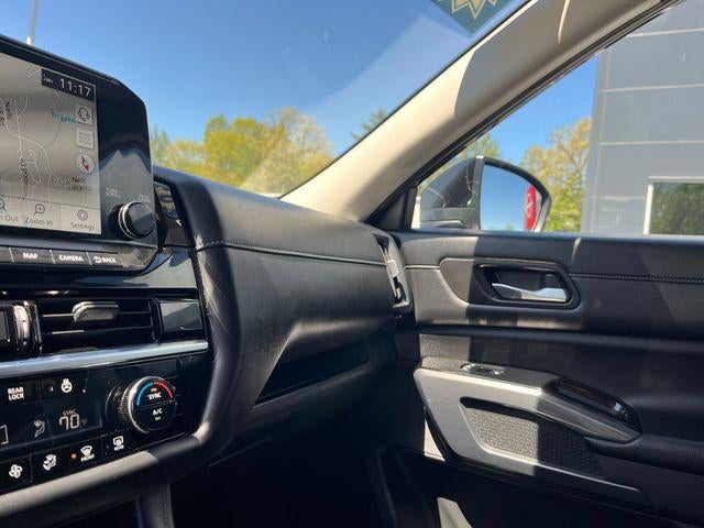2023 Nissan Pathfinder SL 4WD