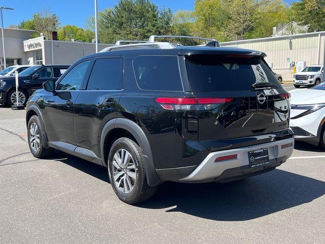 2023 Nissan Pathfinder SL 4WD