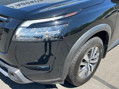 2023 Nissan Pathfinder SL 4WD