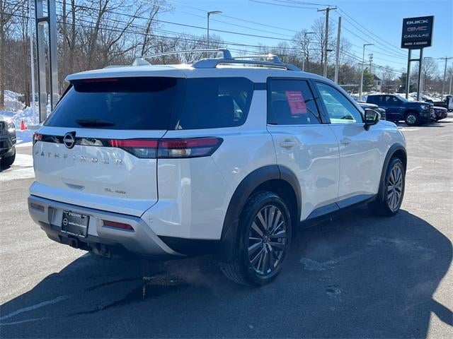 2023 Nissan Pathfinder SL 4WD