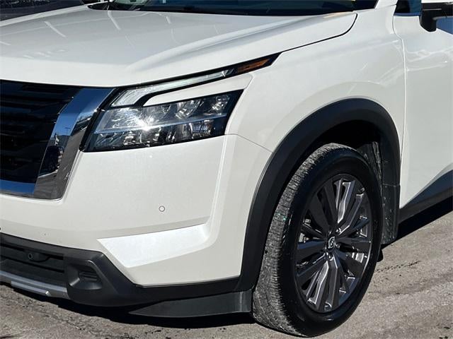2023 Nissan Pathfinder SL 4WD