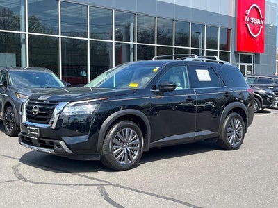 2023 Nissan Pathfinder SL 4WD