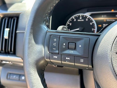 2023 Nissan Pathfinder SL 4WD