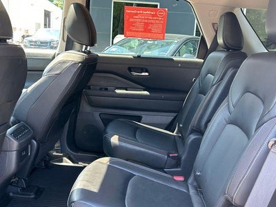 2023 Nissan Pathfinder SL 4WD