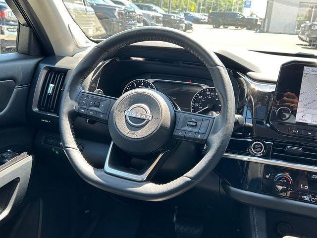 2023 Nissan Pathfinder SL 4WD