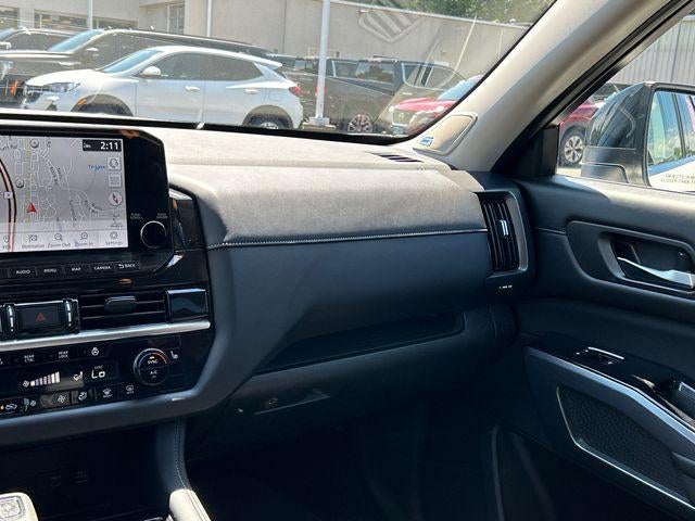 2023 Nissan Pathfinder SL 4WD